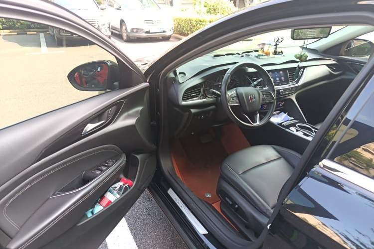Used Buick Regal 2024 25T Deluxe Edition Driver Seat