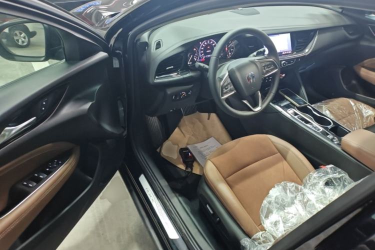 Used Buick Regal 2024 28T Luxury Edition Driver Seat
