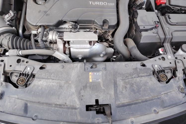 Used Buick Regal 2024 25T Deluxe Edition Engine Bay