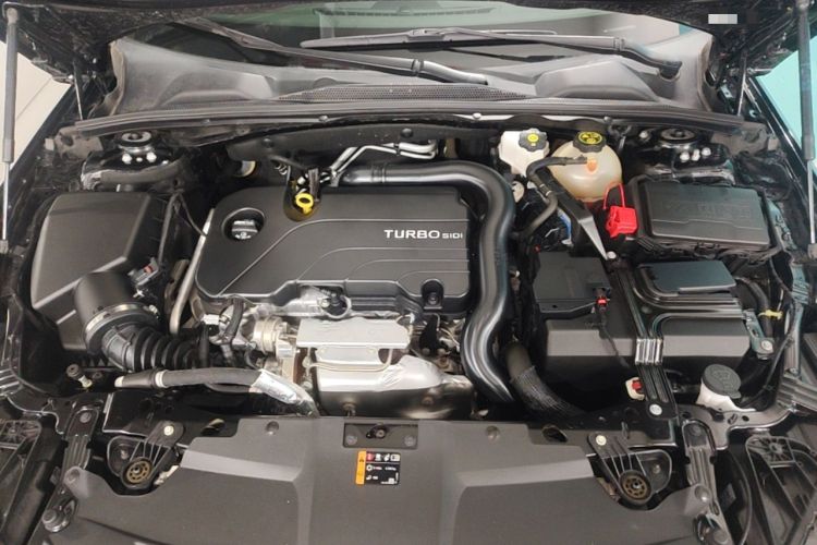 Used Buick Regal 2024 25T Deluxe Edition Engine Bay