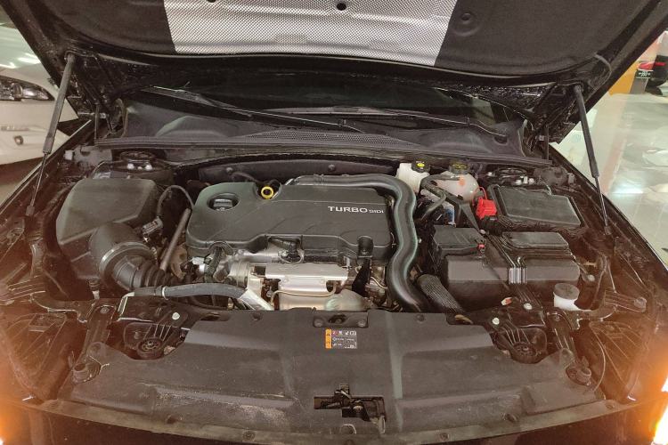 Used Buick Regal 2024 25T Deluxe Edition Engine Bay