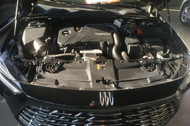 Used Buick Regal 2024 25T Deluxe Edition Engine Bay