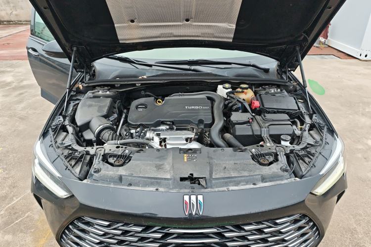 Used Buick Regal 2024 25T Deluxe Edition Engine Bay