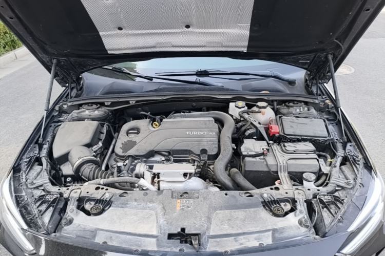 Used Buick Regal 2024 25T Deluxe Edition Engine Bay