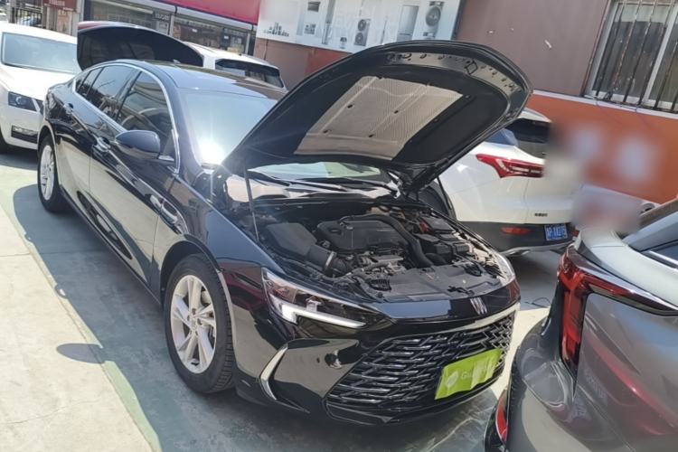 Used Buick Regal 2024 25T Deluxe Edition Engine Bay
