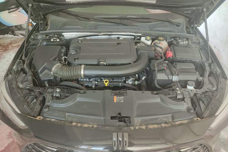 Used Buick Regal 2024 28T Luxury Edition Engine Bay