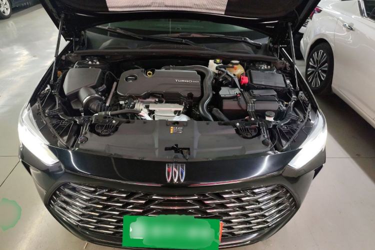 Used Buick Regal 2024 25T Deluxe Edition Engine Bay