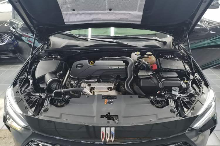 Used Buick Regal 2024 25T Deluxe Edition Engine Bay