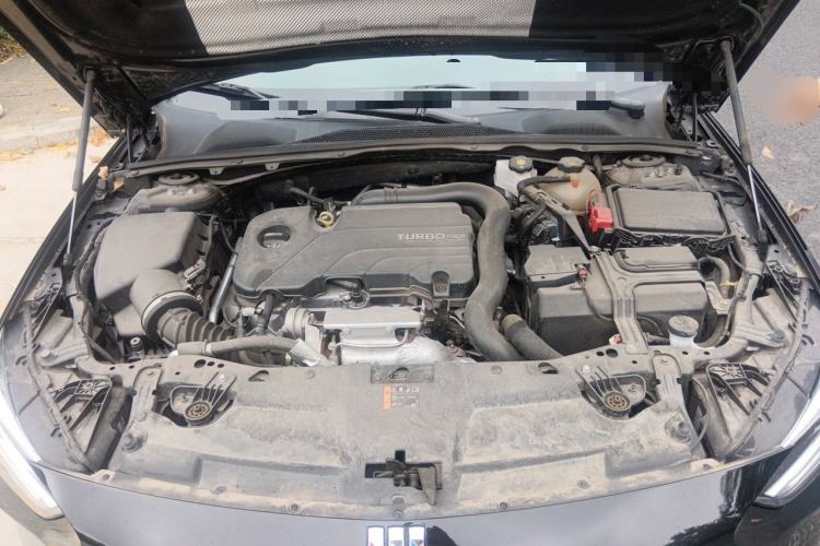 Used Buick Regal 2024 25T Deluxe Edition Engine Bay