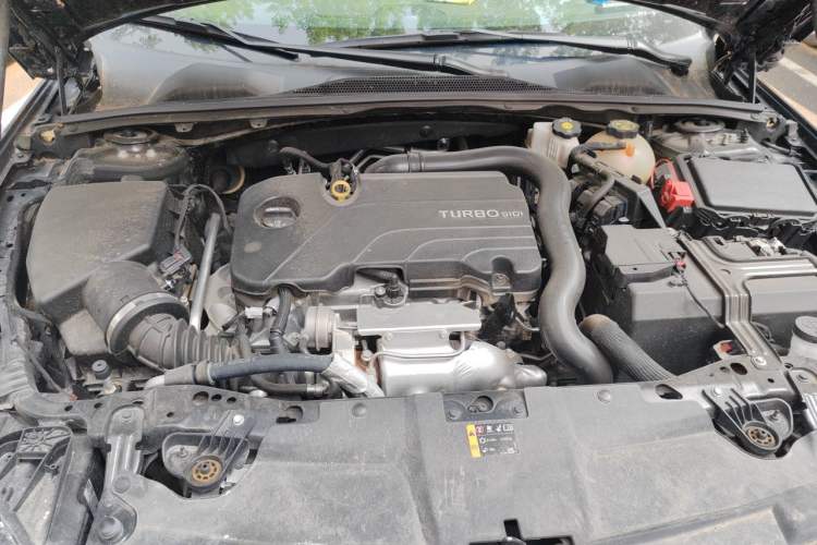 Used Buick Regal 2024 25T Deluxe Edition Engine Bay
