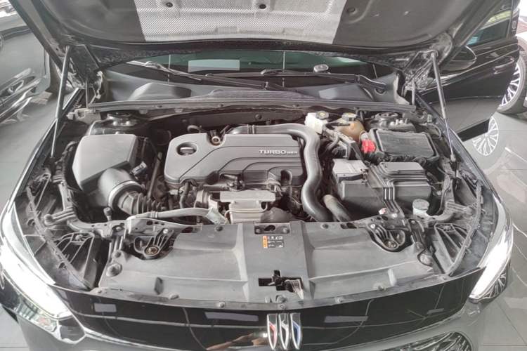 Used Buick Regal 2024 25T Deluxe Edition Engine Bay