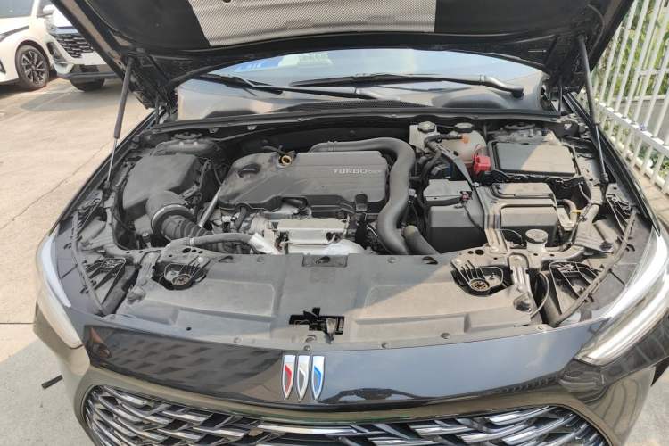 Used Buick Regal 2024 25T Deluxe Edition Engine Bay