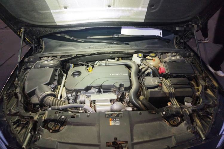 Used Buick Regal 2024 25T Deluxe Edition Engine Bay