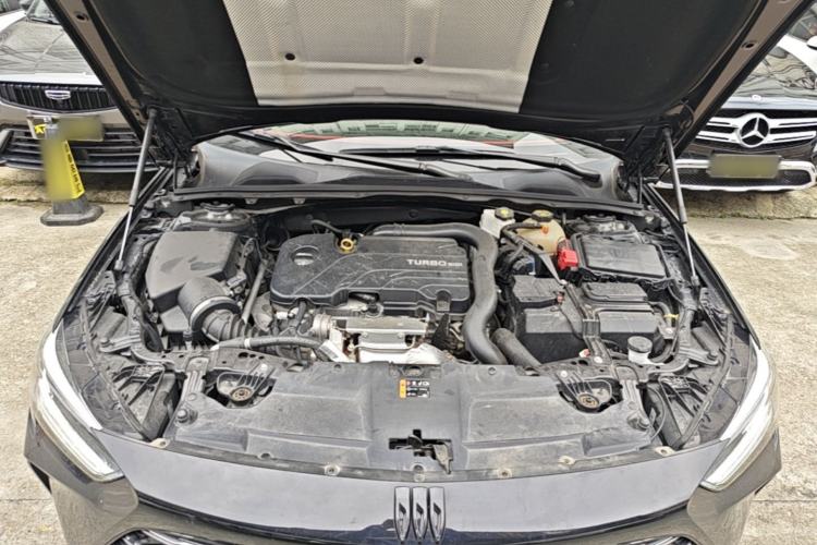 Used Buick Regal 2024 25T Deluxe Edition Engine Bay