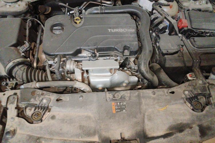 Used Buick Regal 2024 25T Deluxe Edition Engine Bay