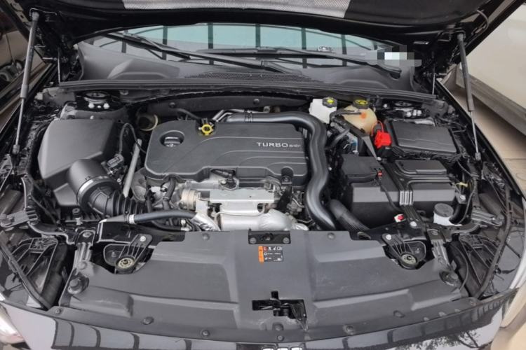 Used Buick Regal 2024 25T Deluxe Edition Engine Bay