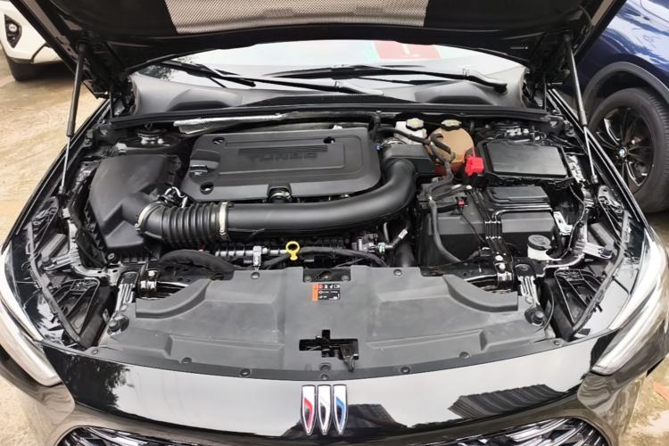 Used Buick Regal 2024 28T Luxury Edition Engine Bay