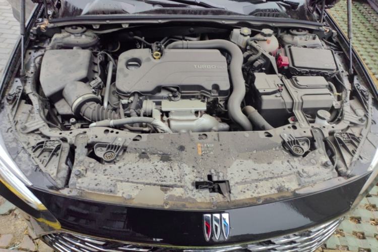Used Buick Regal 2024 25T Deluxe Edition Engine Bay