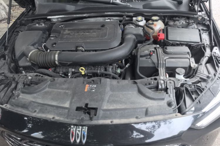 Used Buick Regal 2024 28T Luxury Edition Engine Bay