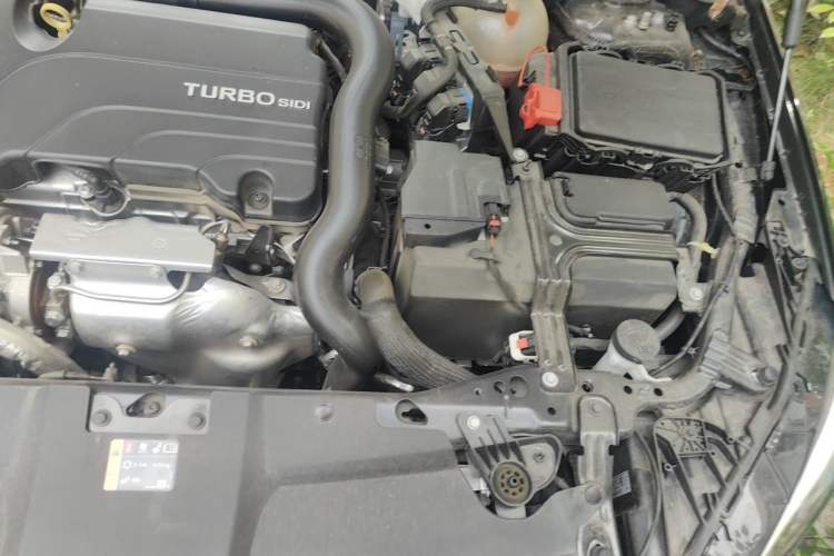 Used Buick Regal 2024 Revised 25T Ultra-Comfort Edition Engine Bay Left