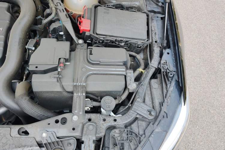 Used Buick Regal 2024 Revised 25T Ultra-Comfort Edition Engine Bay Left