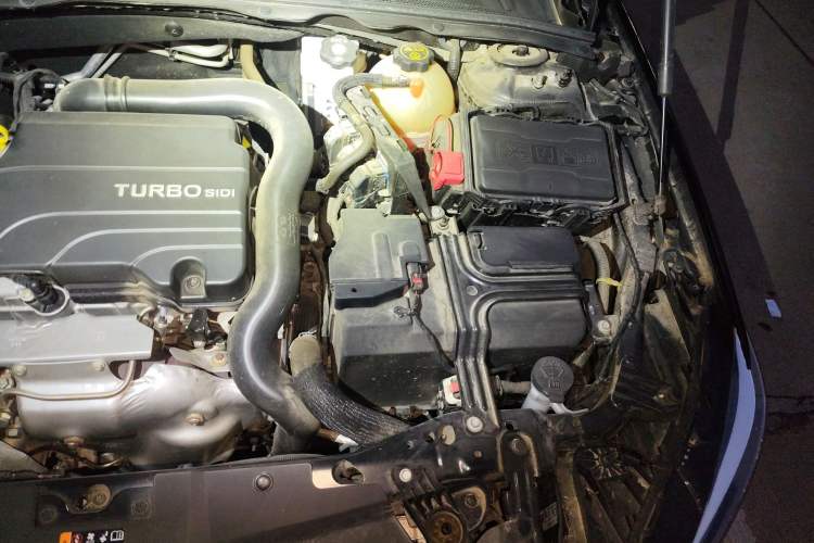Used Buick Regal 2024 25T Deluxe Edition Engine Bay Left