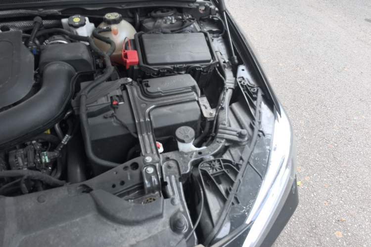 Used Buick Regal 2024 28T Luxury Edition Engine Bay Left