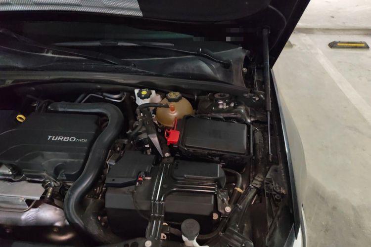 Used Buick Regal 2024 25T Deluxe Edition Engine Bay Left
