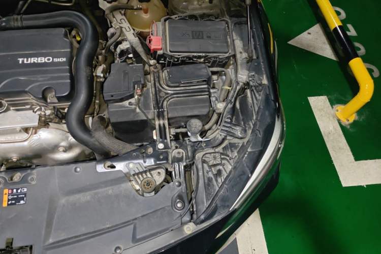 Used Buick Regal 2024 25T Deluxe Edition Engine Bay Left