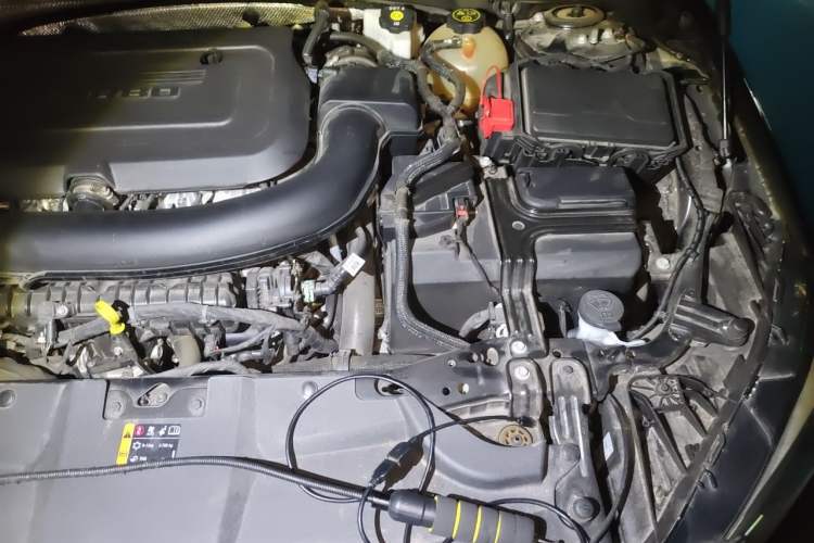 Used Buick Regal 2024 28T Luxury Edition Engine Bay Left