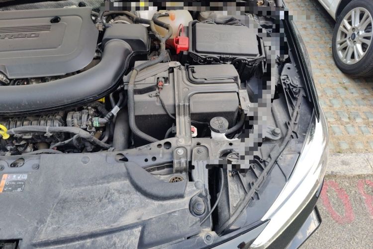 Used Buick Regal 2024 28T Luxury Edition Engine Bay Left