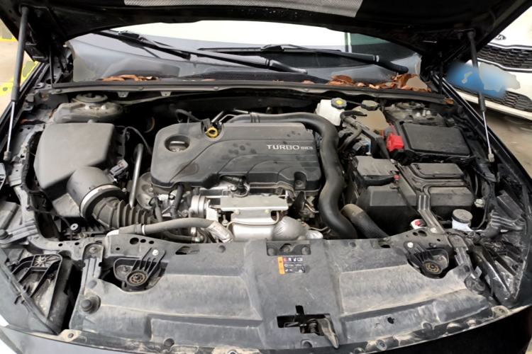 Used Buick Regal 2024 25T Deluxe Edition Engine Bay