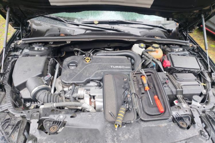 Used Buick Regal 2024 25T Deluxe Edition Engine Bay