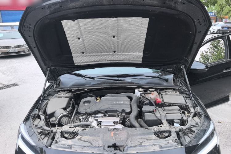 Used Buick Regal 2024 25T Deluxe Edition Engine Bay