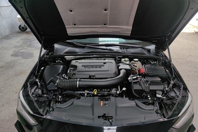 Used Buick Regal 2024 28T Luxury Edition Engine Bay