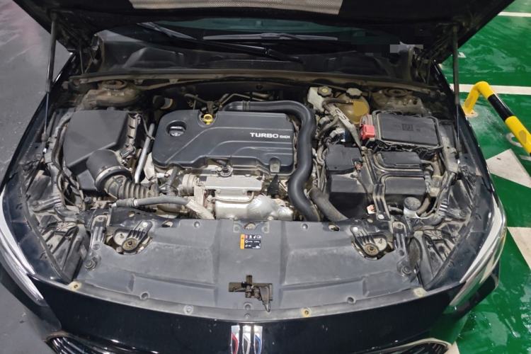 Used Buick Regal 2024 25T Deluxe Edition Engine Bay