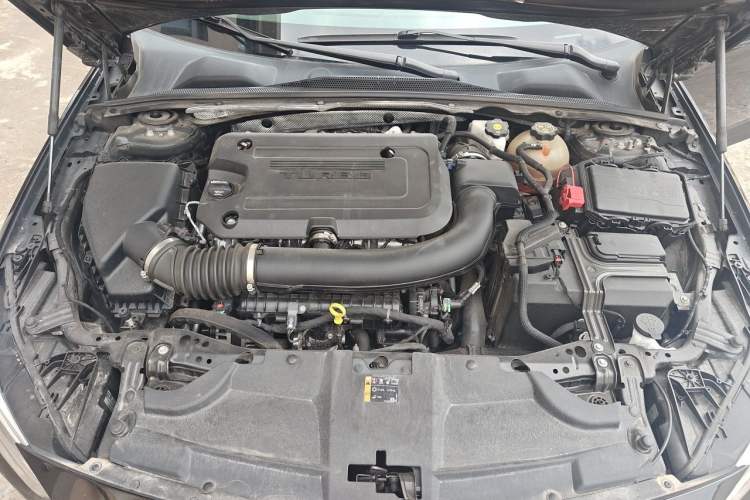 Used Buick Regal 2024 28T Luxury Edition Engine Bay