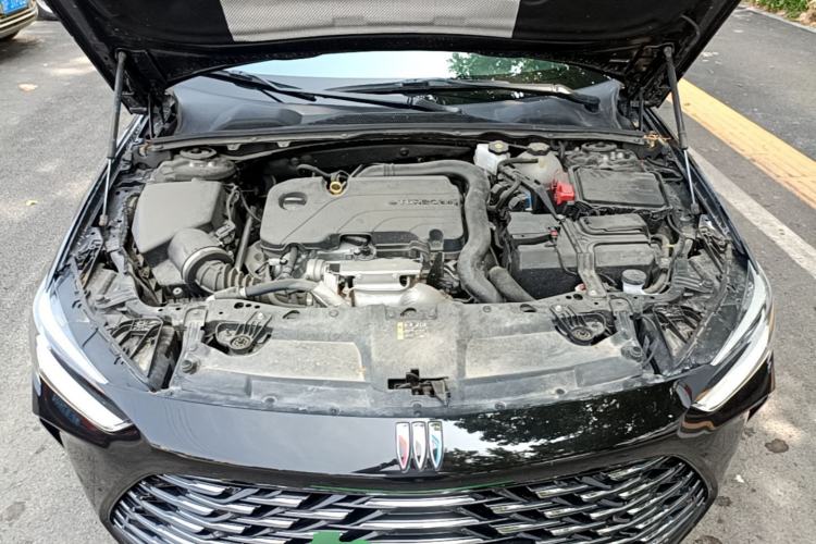 Used Buick Regal 2024 25T Deluxe Edition Engine Bay