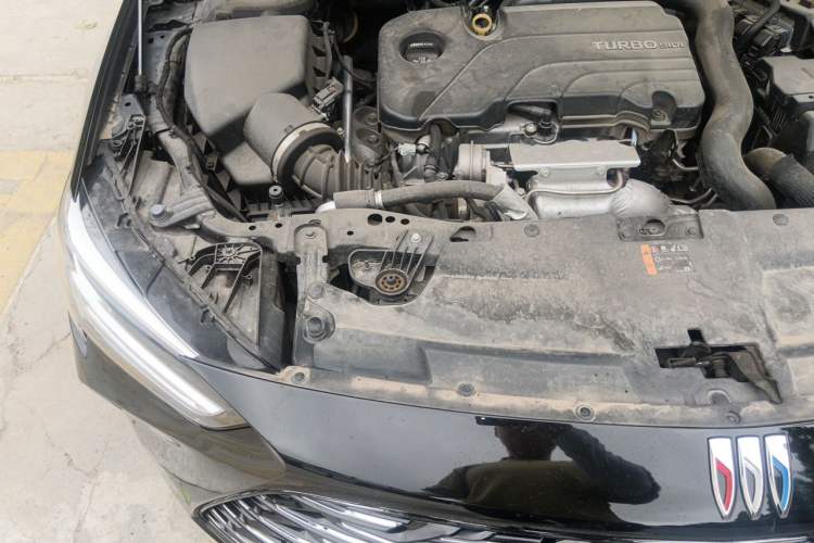 Used Buick Regal 2024 25T Deluxe Edition Engine Bay Right