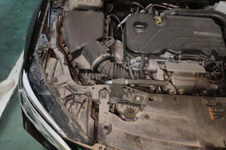 Used Buick Regal 2024 25T Deluxe Edition Engine Bay Right