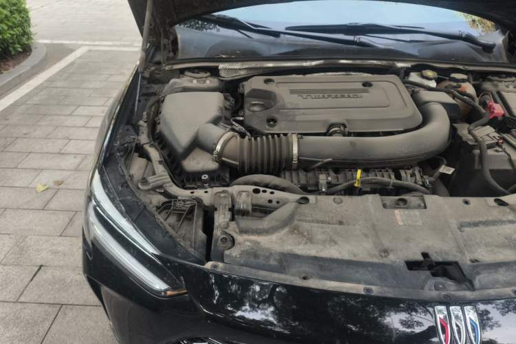 Used Buick Regal 2024 28T Luxury Edition Engine Bay Right