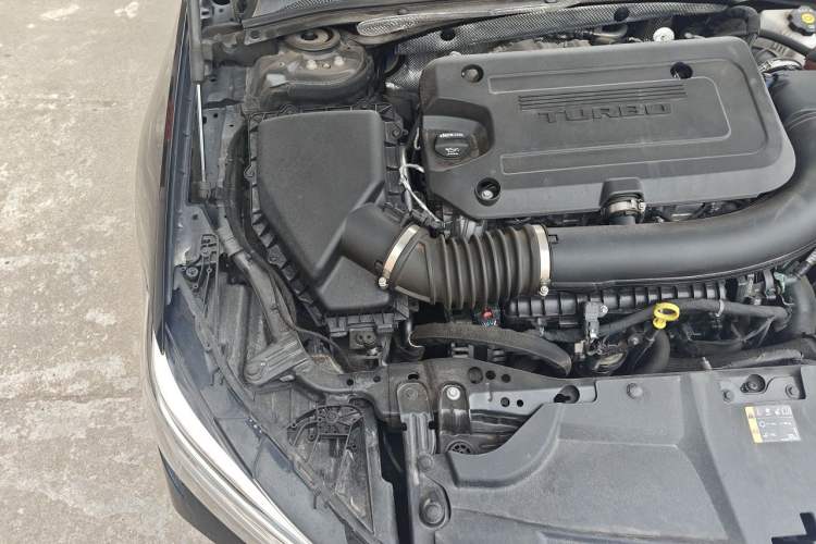 Used Buick Regal 2024 28T Luxury Edition Engine Bay Right