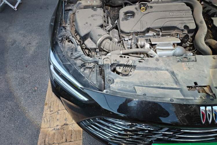 Used Buick Regal 2024 25T Deluxe Edition Engine Bay Right