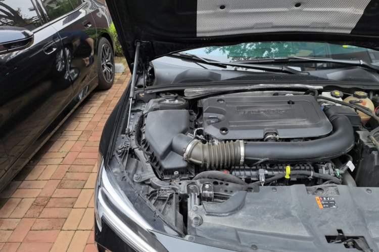 Used Buick Regal 2024 28T Luxury Edition Engine Bay Right