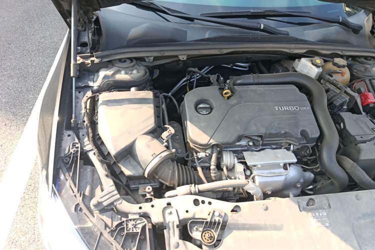 Used Buick Regal 2024 25T Deluxe Edition Engine Bay Right