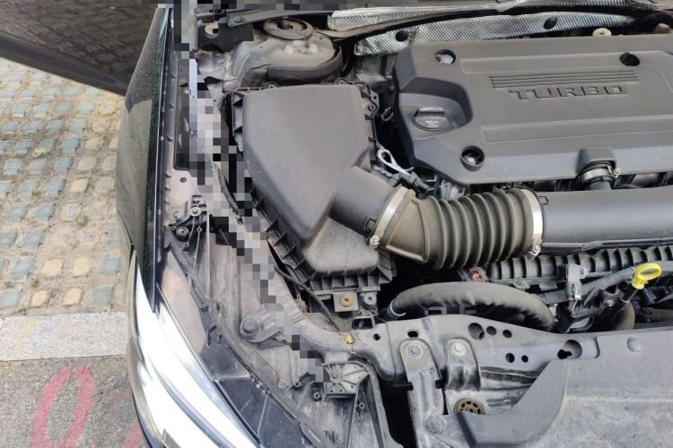 Used Buick Regal 2024 28T Luxury Edition Engine Bay Right