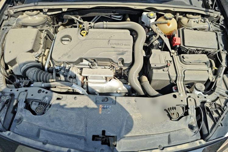 Used Buick Regal 2024 25T Deluxe Edition Engine Bay