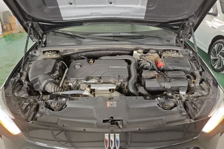 Used Buick Regal 2024 25T Deluxe Edition Engine Bay