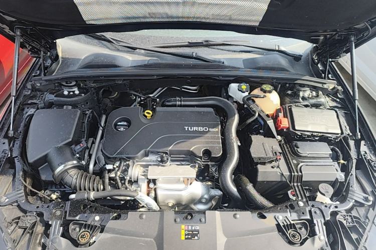 Used Buick Regal 2024 25T Deluxe Edition Engine Bay