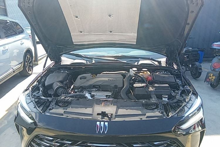 Used Buick Regal 2024 25T Deluxe Edition Engine Bay